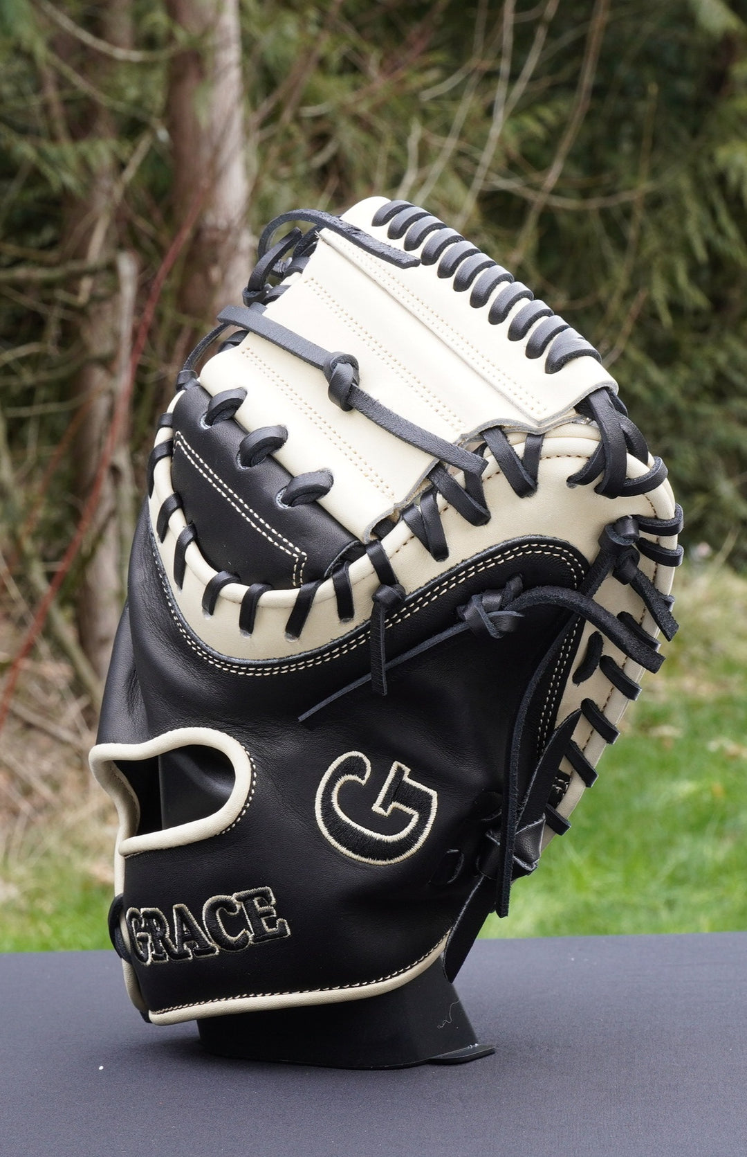 32.5" X-Closed Web Catchers Mitt Grace Glove