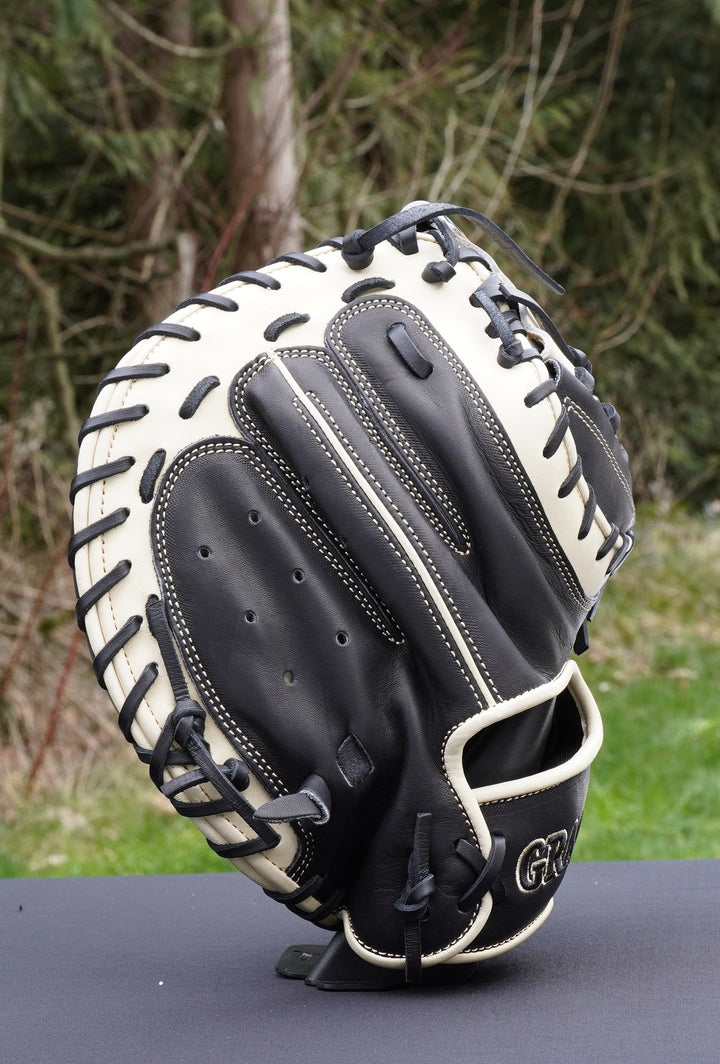 32.5" X-Closed Web Catchers Mitt Grace Glove